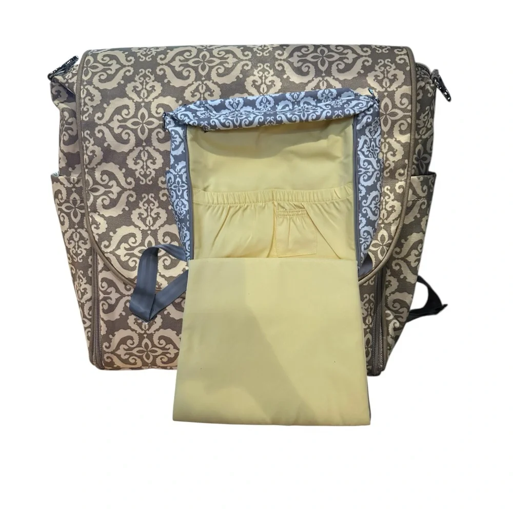 Petunia Pickle Bottom Boxy Baby Bag